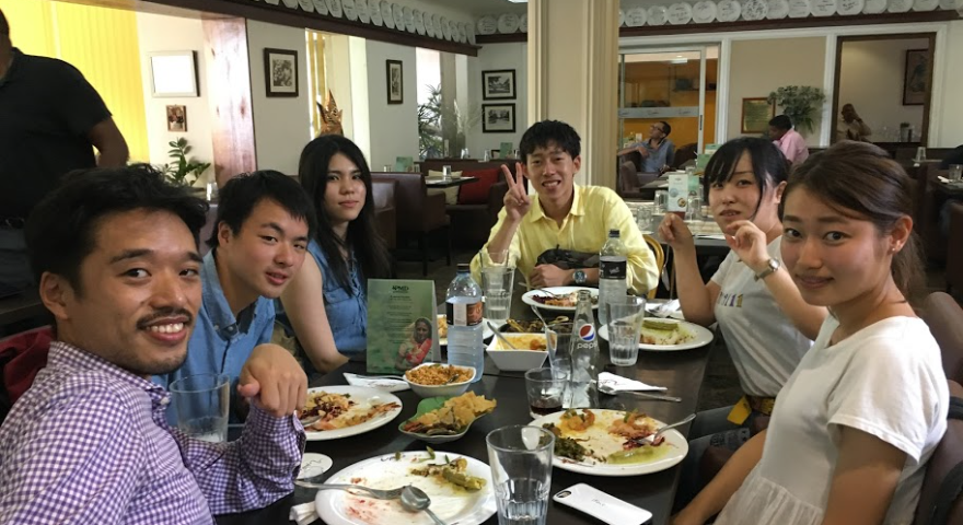 スリランカで唯一の日本語フリーマガジン会社でのインターンシップ　懇親会